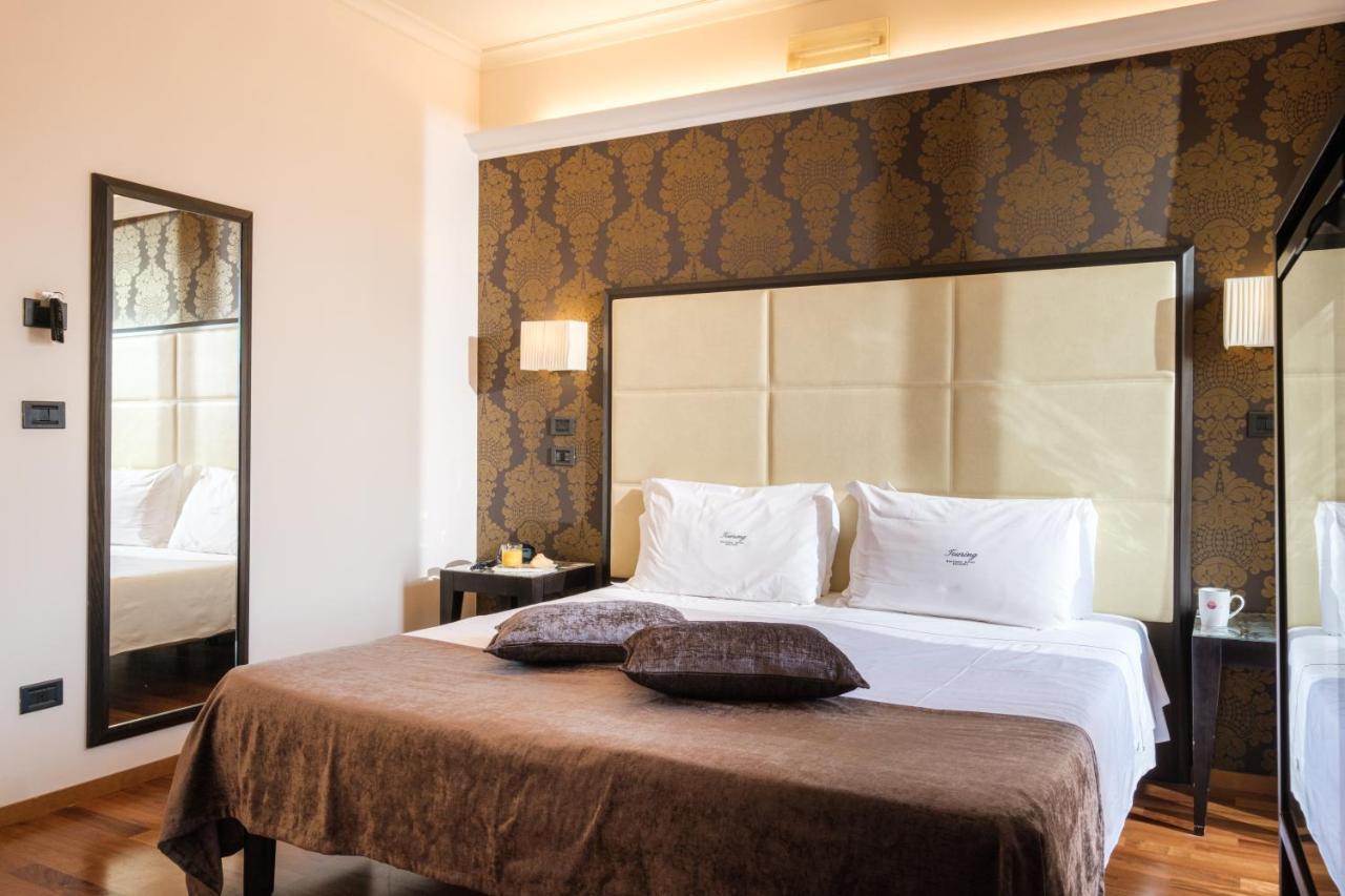 Hotel Touring Болоня Екстериор снимка
