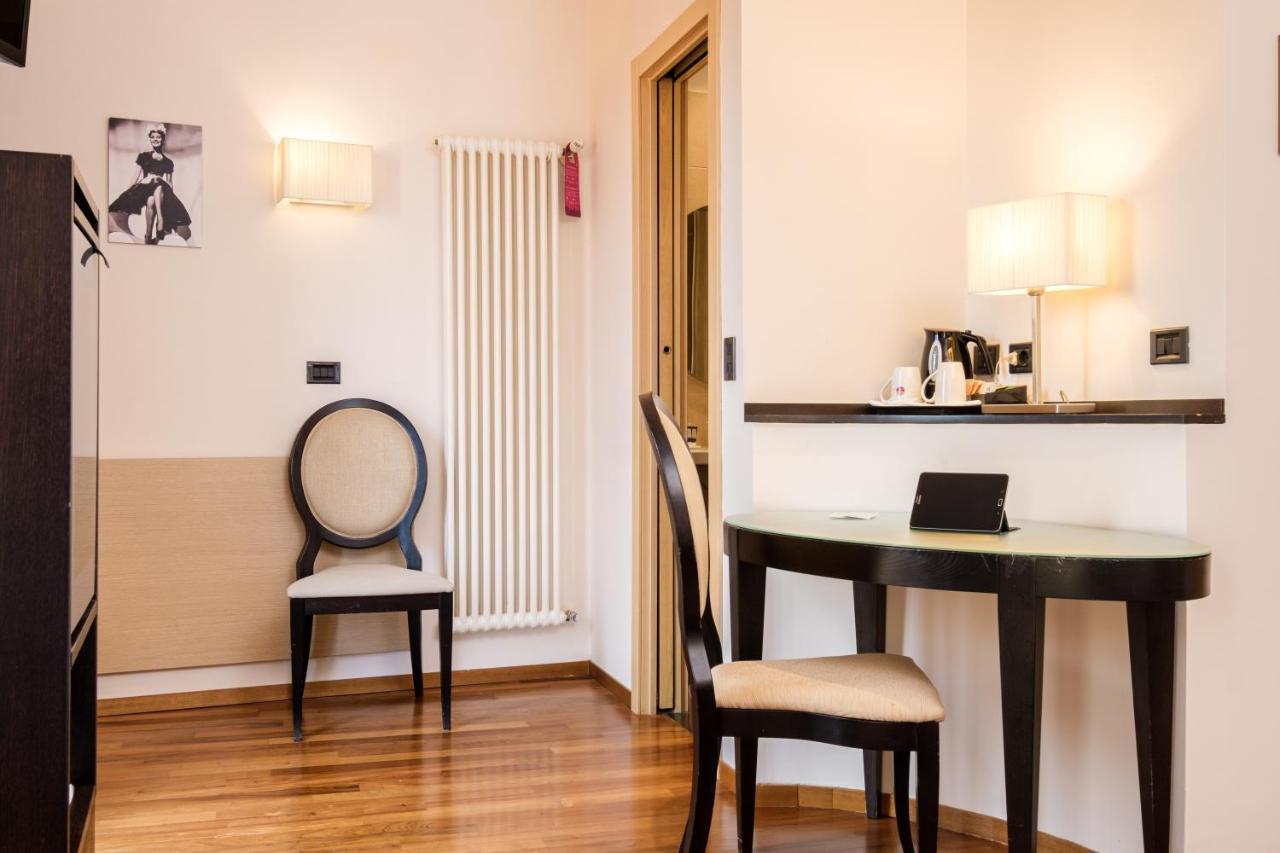 Hotel Touring Болоня Екстериор снимка