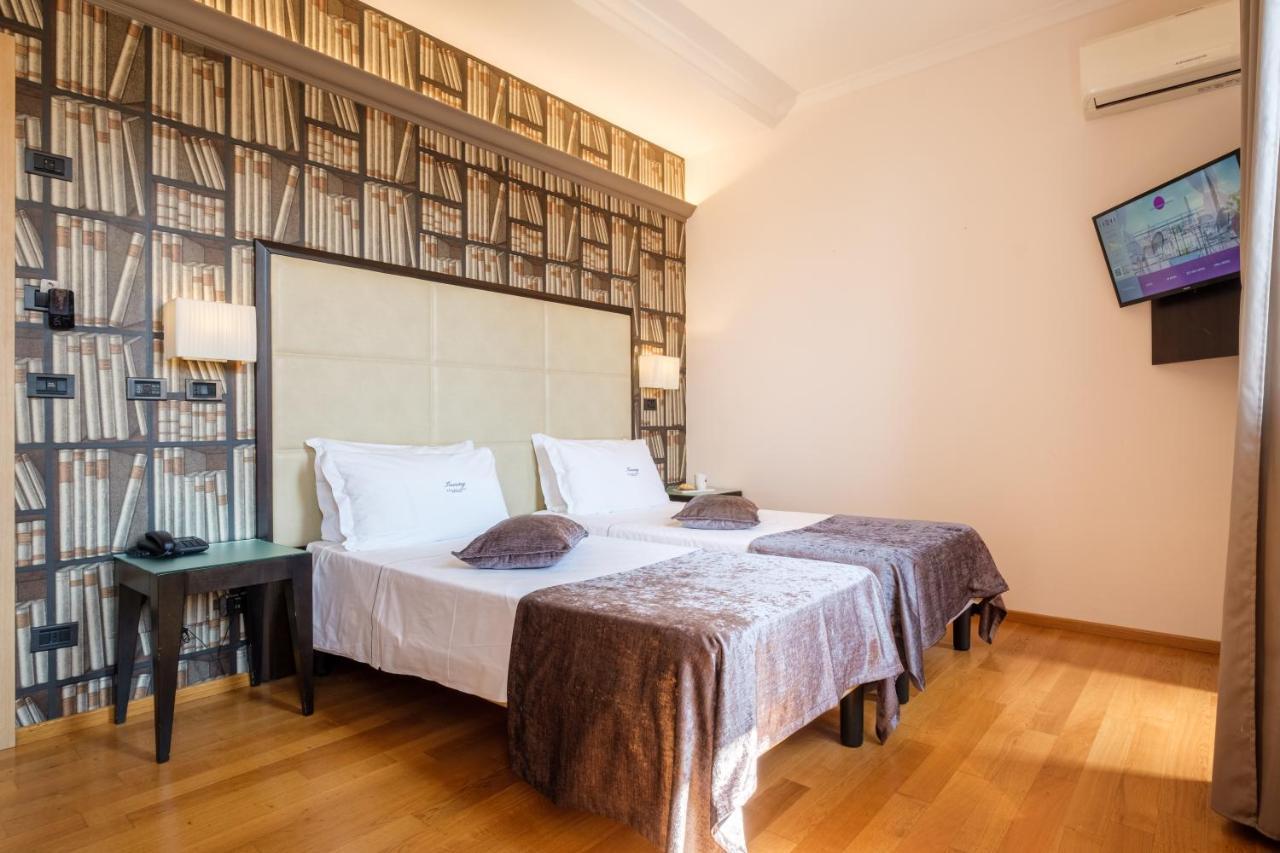 Hotel Touring Болоня Екстериор снимка