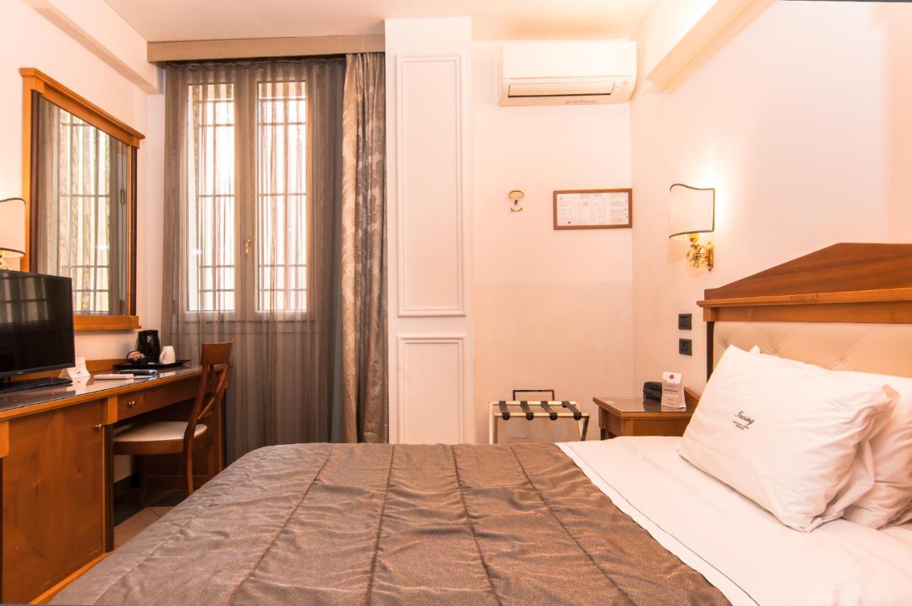 Hotel Touring Болоня Екстериор снимка
