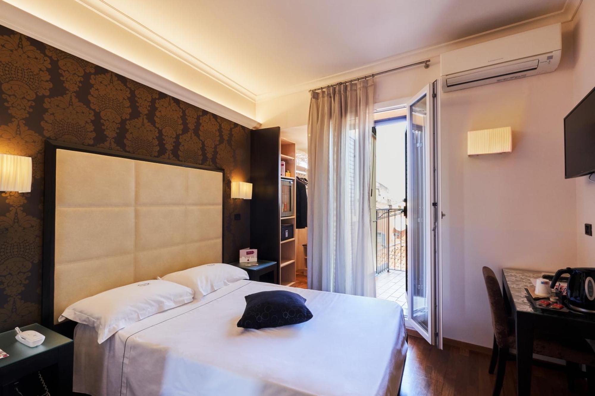 Hotel Touring Болоня Екстериор снимка